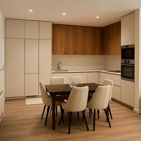 Emerald Luxury 2 Bedroom, 2 Bathroom