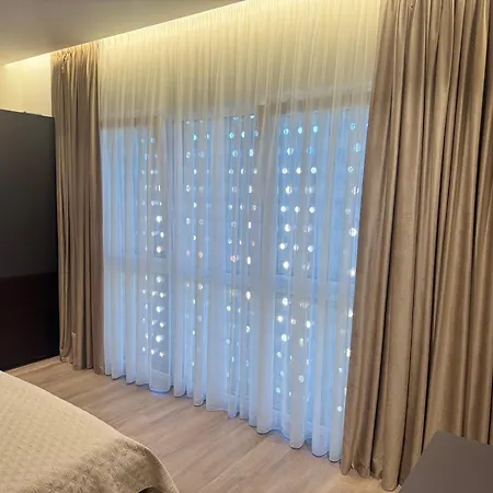 Emerald Luxury 2 Bedroom, 2 Bathroom * Тирана