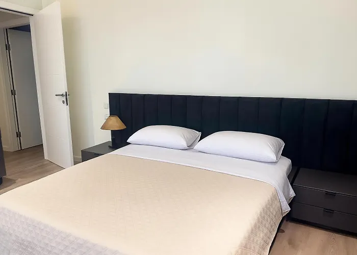 Апартаменты Emerald Luxury 2 Bedroom, 2 Bathroom Тирана