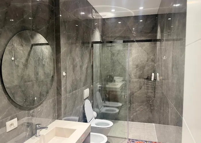 Апартаменты Emerald Luxury 2 Bedroom, 2 Bathroom