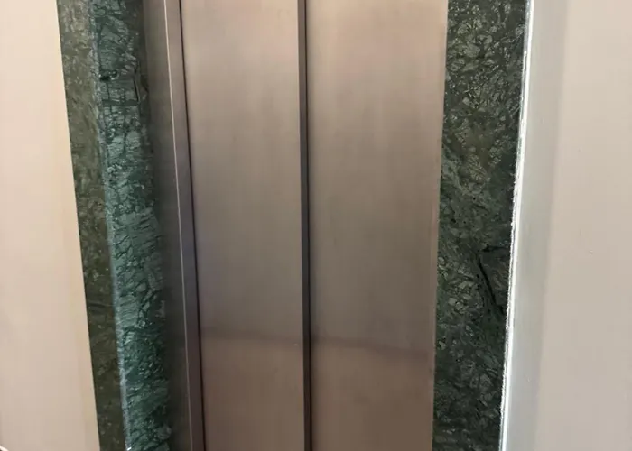 Emerald Luxury 2 Bedroom, 2 Bathroom Apartament *